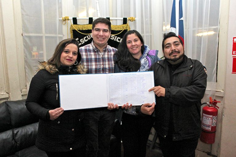 Estudiantes vespertinos hacen historia y fundan primer Centro de Alumnos
