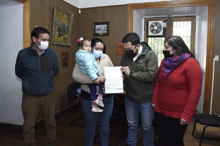 16 millones de pesos recibe comité de vivienda “Unidos por nuestro hogar”