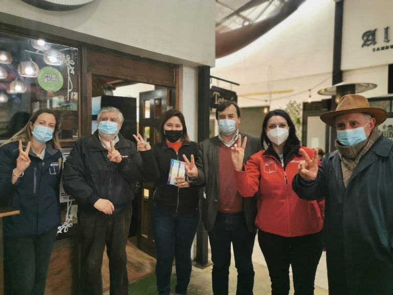 Seremi de Economía RM visita restoranes para potenciar atención a público con pase de movilidad