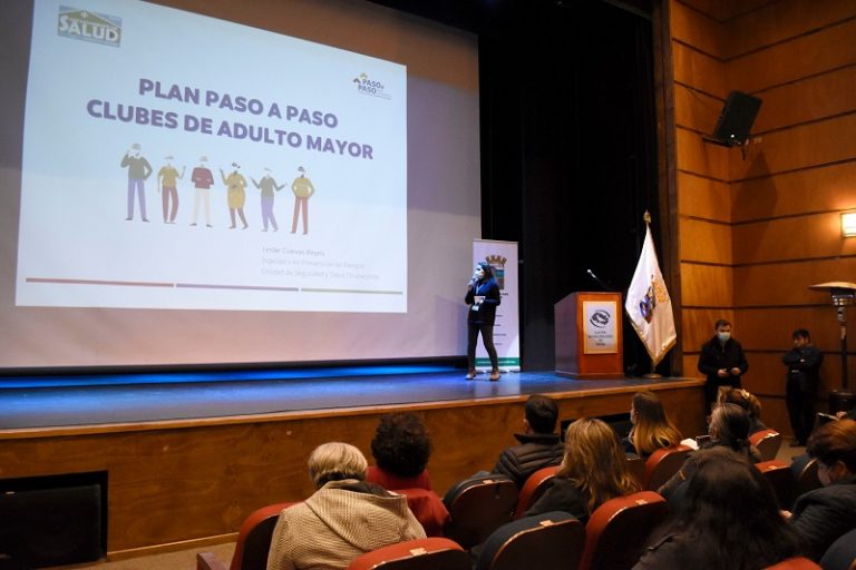 Adultos Mayores de Paine tuvieron charla para un regreso seguro a sus clubes