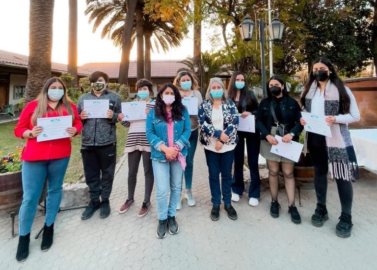 Se entregan 48 Becas Municipales para Educación Superior 2021