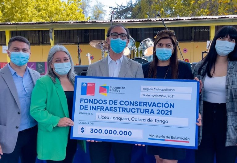 Escuela Lonquén recibe $300 millones para mejorar su infraestructura