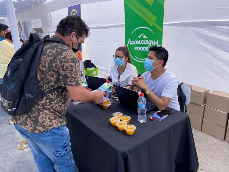 Feria Laboral de Paine informó vacantes, turnos, buses de acercamiento y beneficios sociales