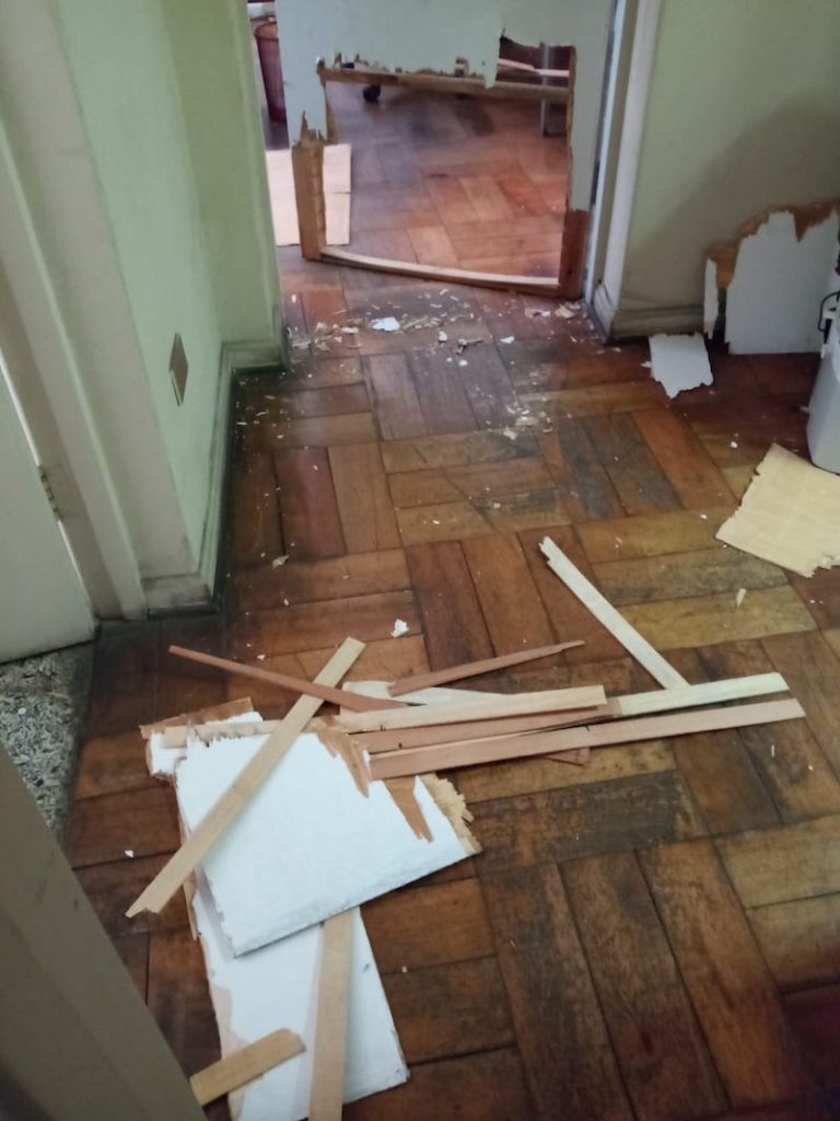 Delincuentes destrozan oficina de Cámara de Comercio de San Bernardo