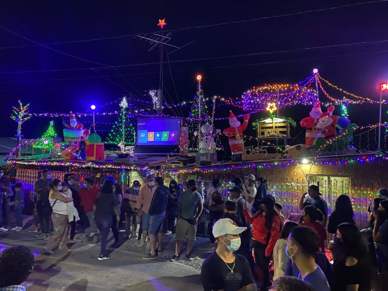 La luz de la Navidad tiene sello propio en El Romeral