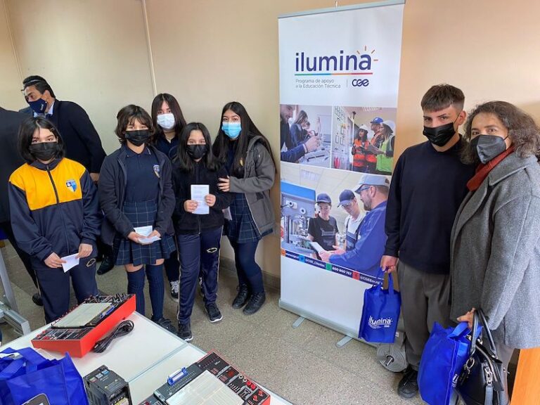 Colegio «Clara Solovera» se «Ilumina» con inauguración de laboratorio de Electricidad y Automatización