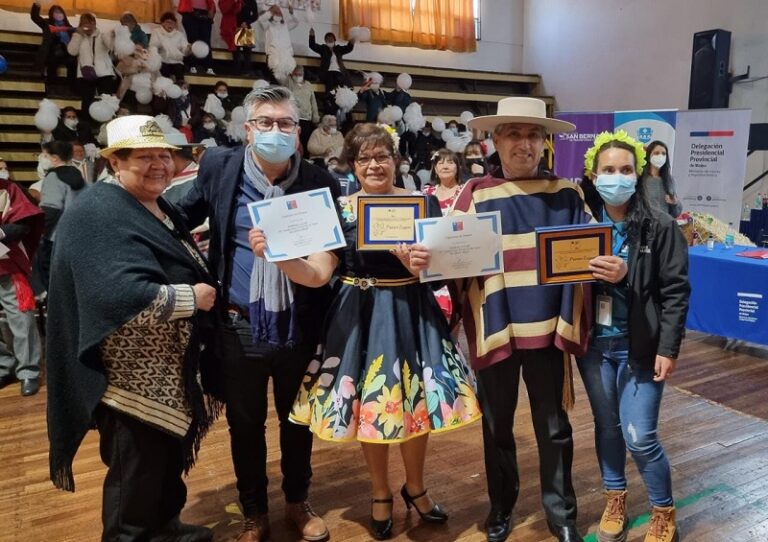 Pareja de Buin gana el 22° Campeonato Provincial de Cueca del Adulto Mayor