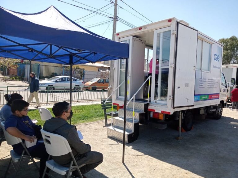 Sucursal móvil de CGE  realiza más de 2 mil atenciones de vecinos