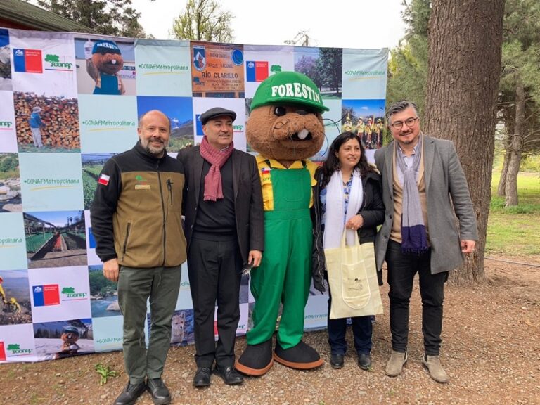 CONAF celebró en Buin sus 30 años del Programa Arborización Urbana
