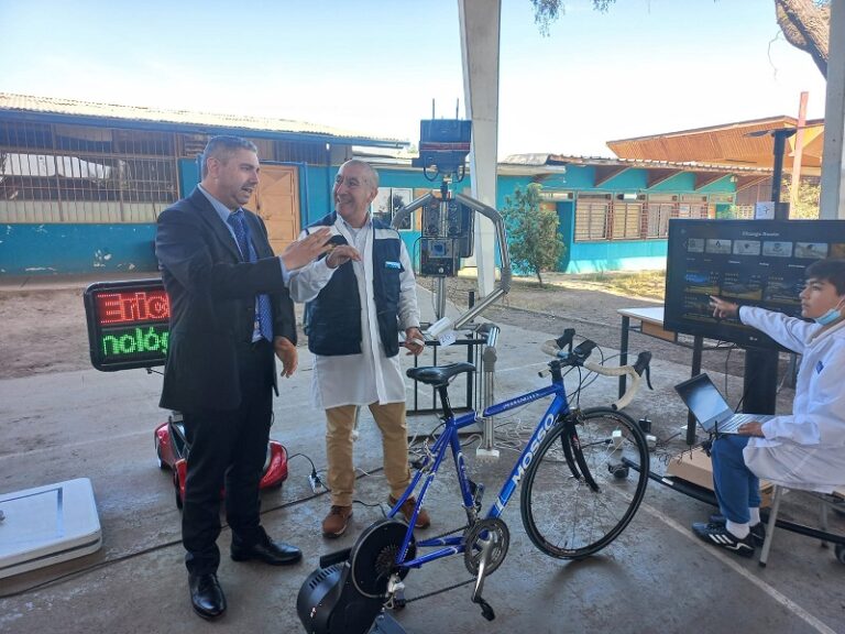 CGE «Ilumina» al Liceo Hardware con entrega de equipamiento para habilitar laboratorio de Electricidad y Automatización