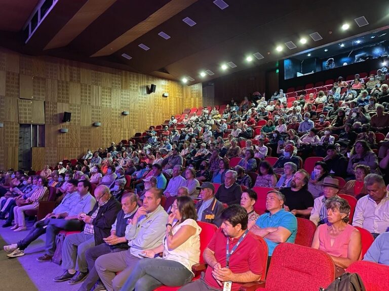 Indap RM realiza en Paine charlas sobre el nuevo Código de Aguas