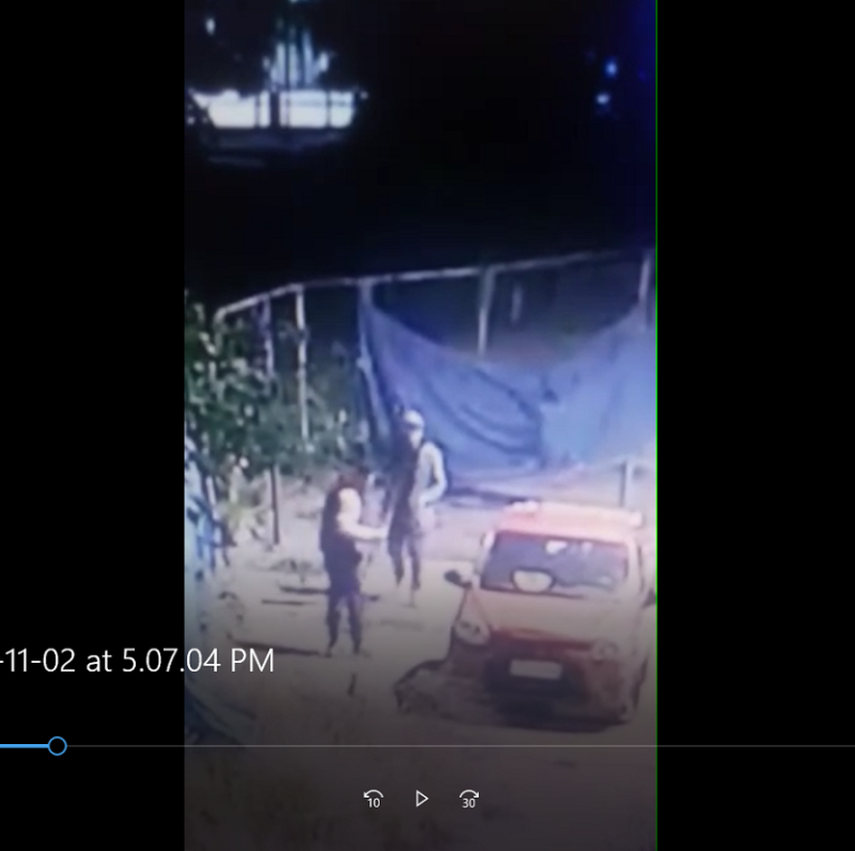 Con escopeta y pistola en mano se paseaban por el Valle de Cóndores