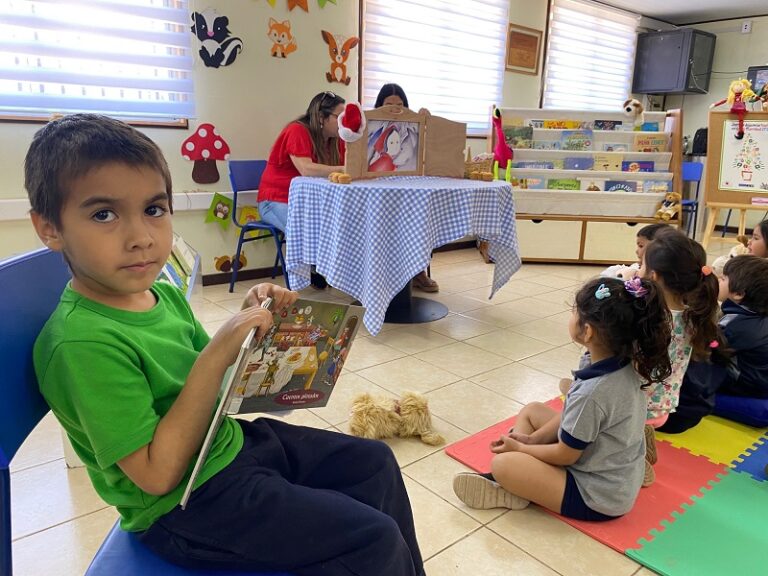 El Cuentacuentos le cambió rostro a la biblioteca de la Escuela “Senderos de Culitrín”