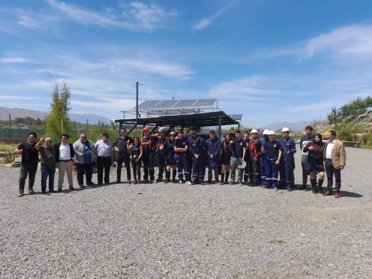 Seremi de Energía destacó trabajo de estudiantes del “Clara Solovera” en Parque Areneros Ríos Maipo