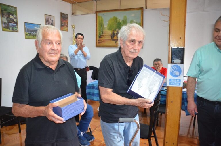 “Eugenio Matte” rinde honores a “Don Iván” por su trabajo formativo, compromiso y lealtad