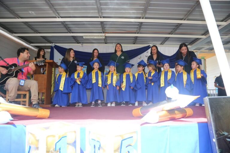 Jardines infantiles «Harawy» y «Las Araucarias» graduaron a sus niños