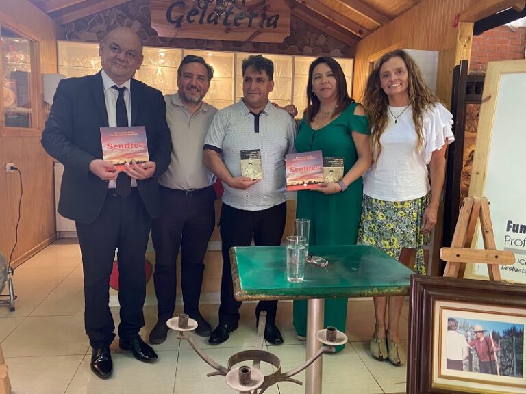 Los oficios olvidados no están olvidados en el libro «Educación de las manos», de José Recabarren Aplabaza