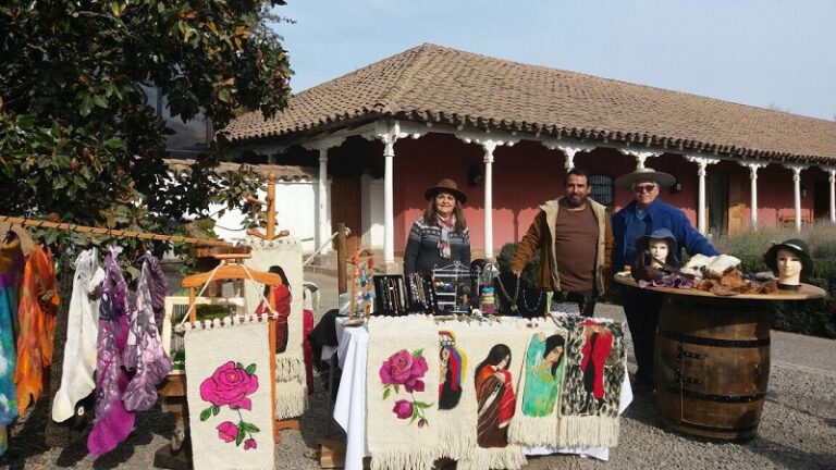 Viña Santa Rita potencia emprendedores de artesanía de la comuna de Buin