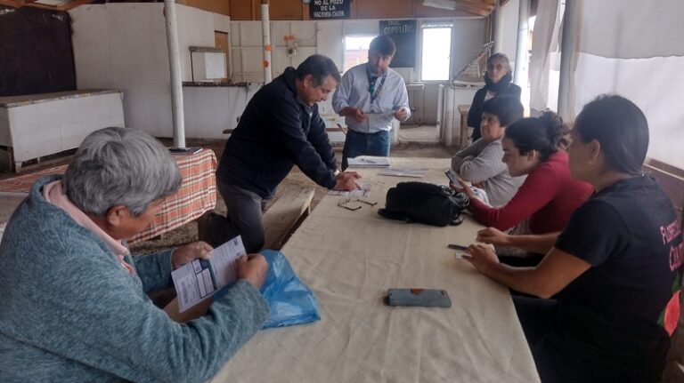 CGE se reune con vecinos de Culitrin y El Escorial en Paine para abordar temas de continuidad de suministro eléctrico