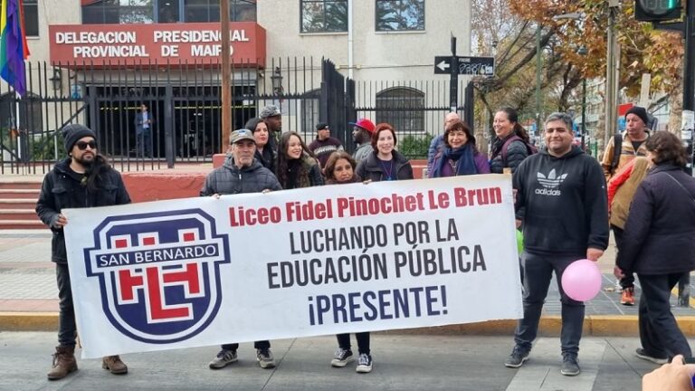Sueldos impagos: trabajadores de la educación de San Bernardo siguen movilizados