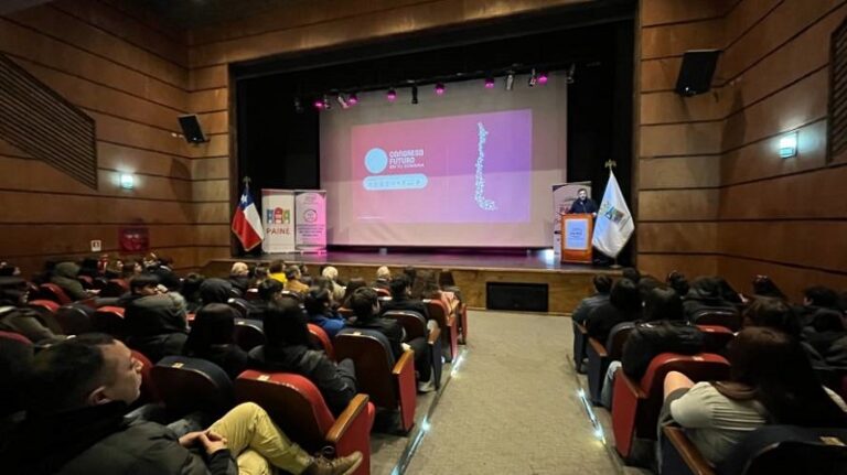 Paine dio inicio a Congreso Futuro en tu comuna 2023