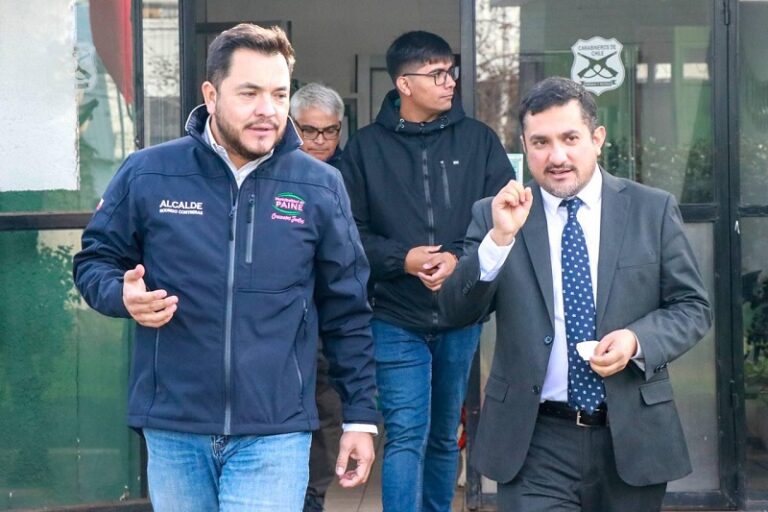Alcalde de Paine y Bienes Nacionales avanzan en títulos de dominio de escuelas de Águila Sur y Pintué
