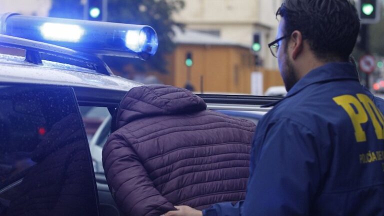 Detienen a sujeto que estaría implicado en homicidio de joven: víctima recibió al menos diez disparos