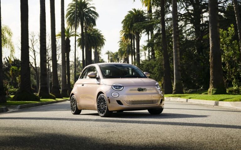 500e, la joya de FIAT completamente electrificada
