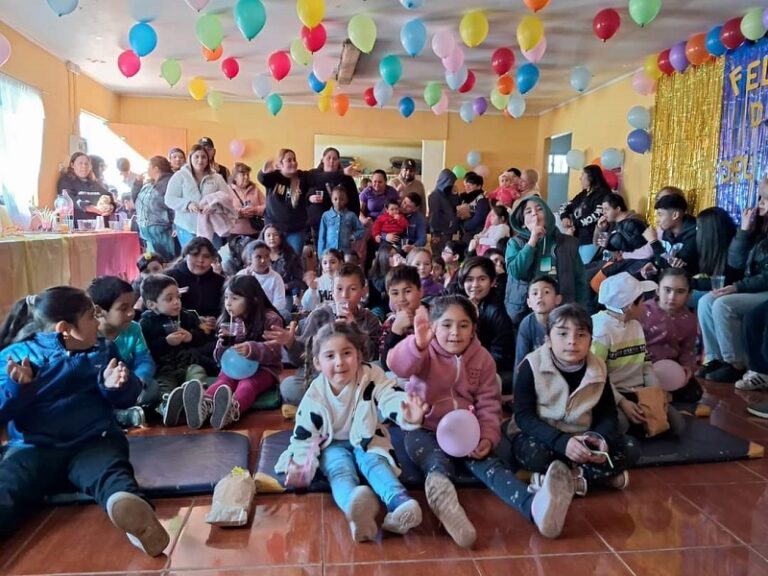Consorcio Santa Marta celebra el Día del Niño en Lonquén, Lo Herrera y El Romeral