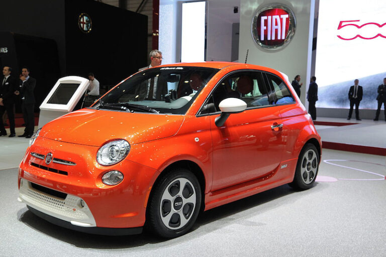 FIAT deslumbra con la exhibición de sus 500e y 600e
