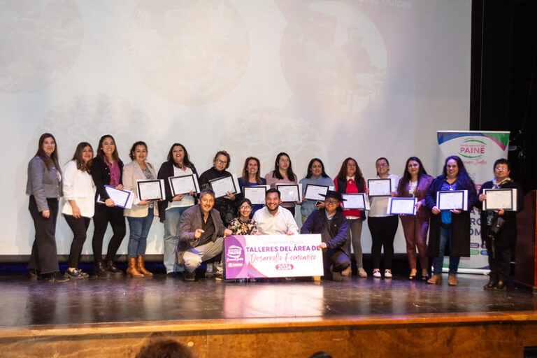 Paine certificó a más de 200 vecinos que participaron en talleres de oficio