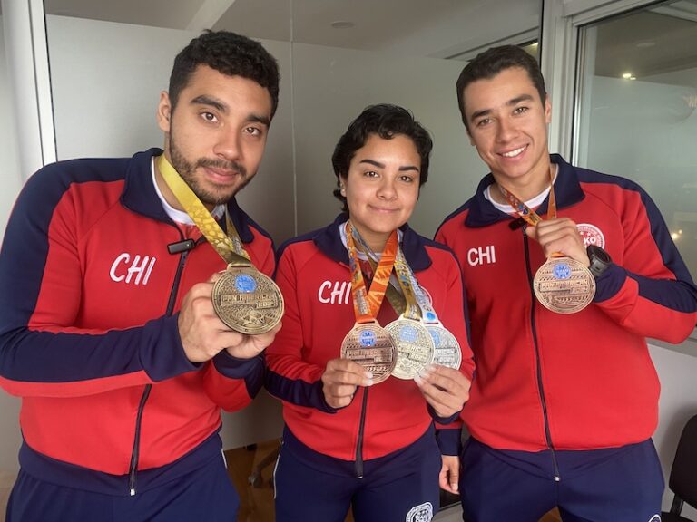 Oro y clasificación al Mundial para Lo Herrera: hermanos de Oliveira se lucieron en Panamericano de Kickboxing