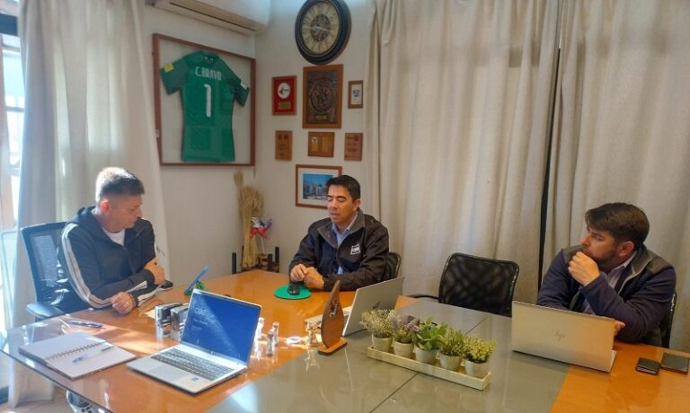 CGE se reúne con alcalde de Buin y presenta su Programa Integral de Gestión de Redes para temporada de verano 2024-2025