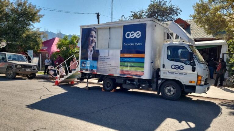 CGE informa atención comercial de su oficina móvil en Dirección de Desarrollo Comunitario de Paine