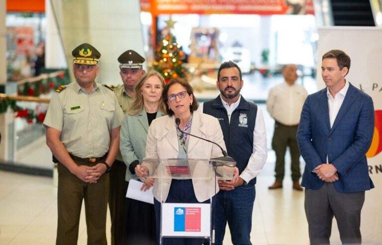 Subsecretaria Carolina Leitao visitó Mall Paseo San Bernardo para lanzar campaña: “Prevenimos, celebramos y entre todos nos cuidamos”
