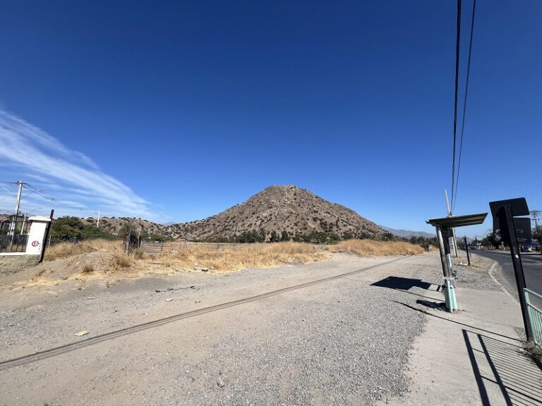 ¡En alerta vecinos de Valle de Cóndores y Almirante Riveros!: Serviu pidió terreno para viviendas sociales en costado del Cerro Negro