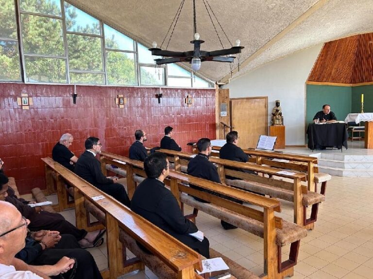 El clero de la Diócesis de San Bernardo realiza su retiro anual en Villa Jacinta