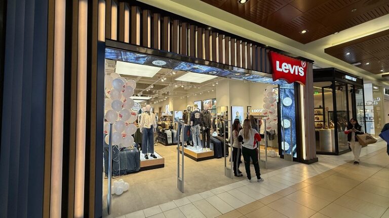 Levi’s inaugura su tienda más grande en Chile en Cenco Costanera