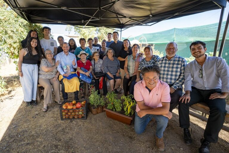 Más que verduras: aquí se cosecha salud, mejor calidad de vida y unión vecinal